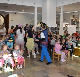 Piracka przygoda w świecie książek!