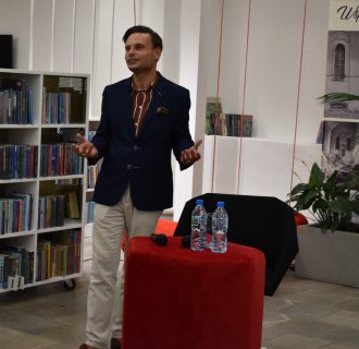 Max Czornyj w tarnogrodzkiej bibliotece