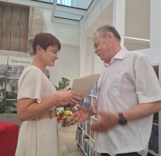 „… z książką przez życie” – pożegnanie długoletniego dyrektora Miejskiej Biblioteki Publicznej w Tarnogrodzie