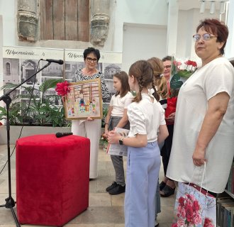 „… z książką przez życie” – pożegnanie długoletniego dyrektora Miejskiej Biblioteki Publicznej w Tarnogrodzie