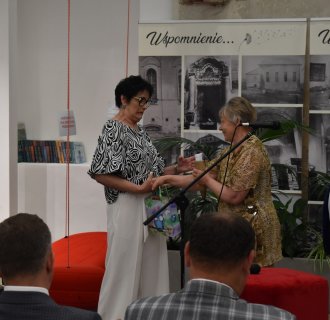 „… z książką przez życie” – pożegnanie długoletniego dyrektora Miejskiej Biblioteki Publicznej w Tarnogrodzie