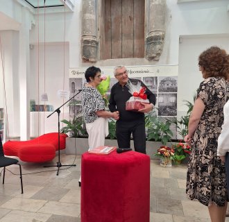 „… z książką przez życie” – pożegnanie długoletniego dyrektora Miejskiej Biblioteki Publicznej w Tarnogrodzie