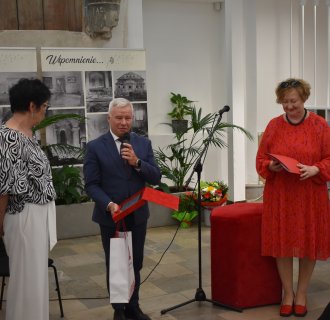 „… z książką przez życie” – pożegnanie długoletniego dyrektora Miejskiej Biblioteki Publicznej w Tarnogrodzie