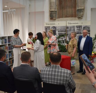 „… z książką przez życie” – pożegnanie długoletniego dyrektora Miejskiej Biblioteki Publicznej w Tarnogrodzie