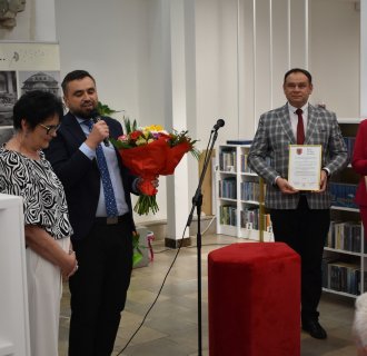 „… z książką przez życie” – pożegnanie długoletniego dyrektora Miejskiej Biblioteki Publicznej w Tarnogrodzie