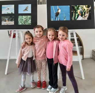 "Pszczółki" zwiedzają bibliotekę