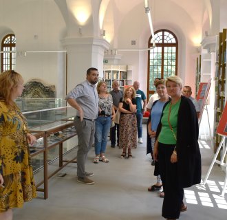 Samorządowcy z Garbowa z wizytą w bibliotece