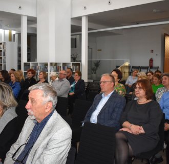 KONCERT POEZJI ŚPIEWANEJ &#34;OD KOCHANOWSKIEGO DO SZYMBORSKIEJ&#34;